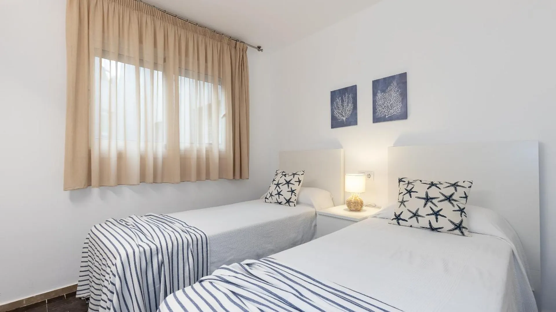 Uhc Dms Family Apartments Cambrils